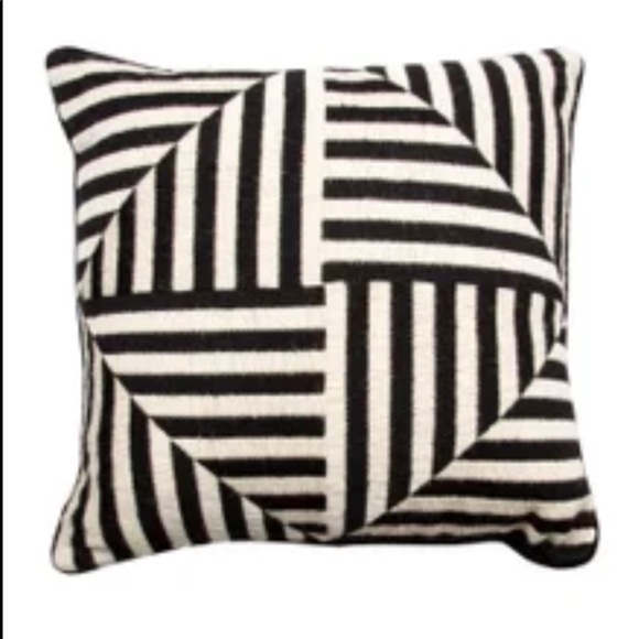 Jonathan Adler Other - Jonathan Adler BargelloWindmill Throw Pillow FIRM
